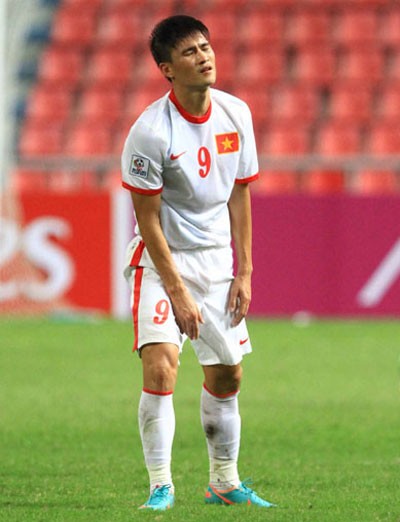 Công Vinh - ngôi sao được kỳ vọng nhất của tuyển Việt Nam tại AFF Cup năm nay nhưng anh lại là nỗi thất vọng tột đỉnh với hàng triệu người hâm mộ...